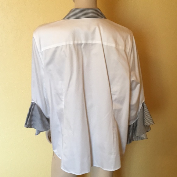 Chico’s EUC Caroline Striped Sateen No-Iron Blouse - Picture 4 of 6